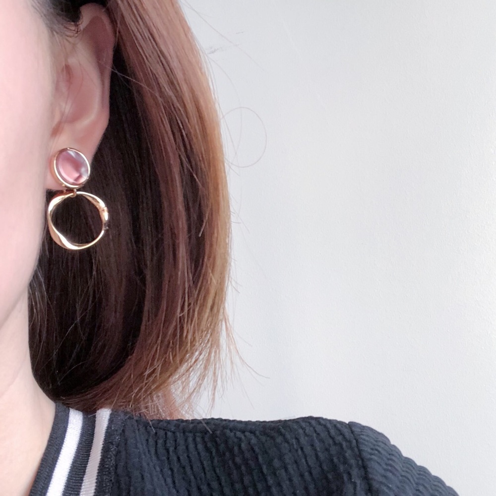 Acrylic Twisted Hoop Round Earrings Light Brown - Picture 5 of 6